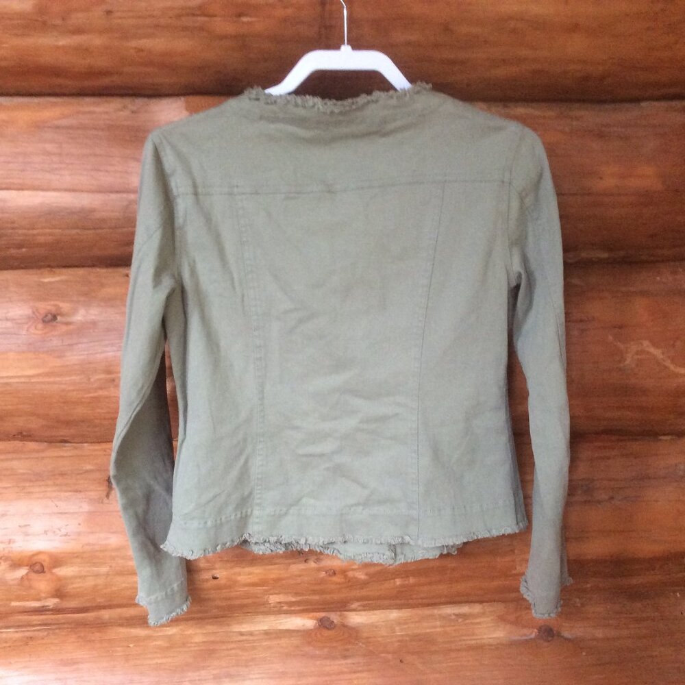 Arianna by Howards Sage Green Raw Hem Faux Pearl Silver Studs Shacket Size S/M - Picture 2 of 5